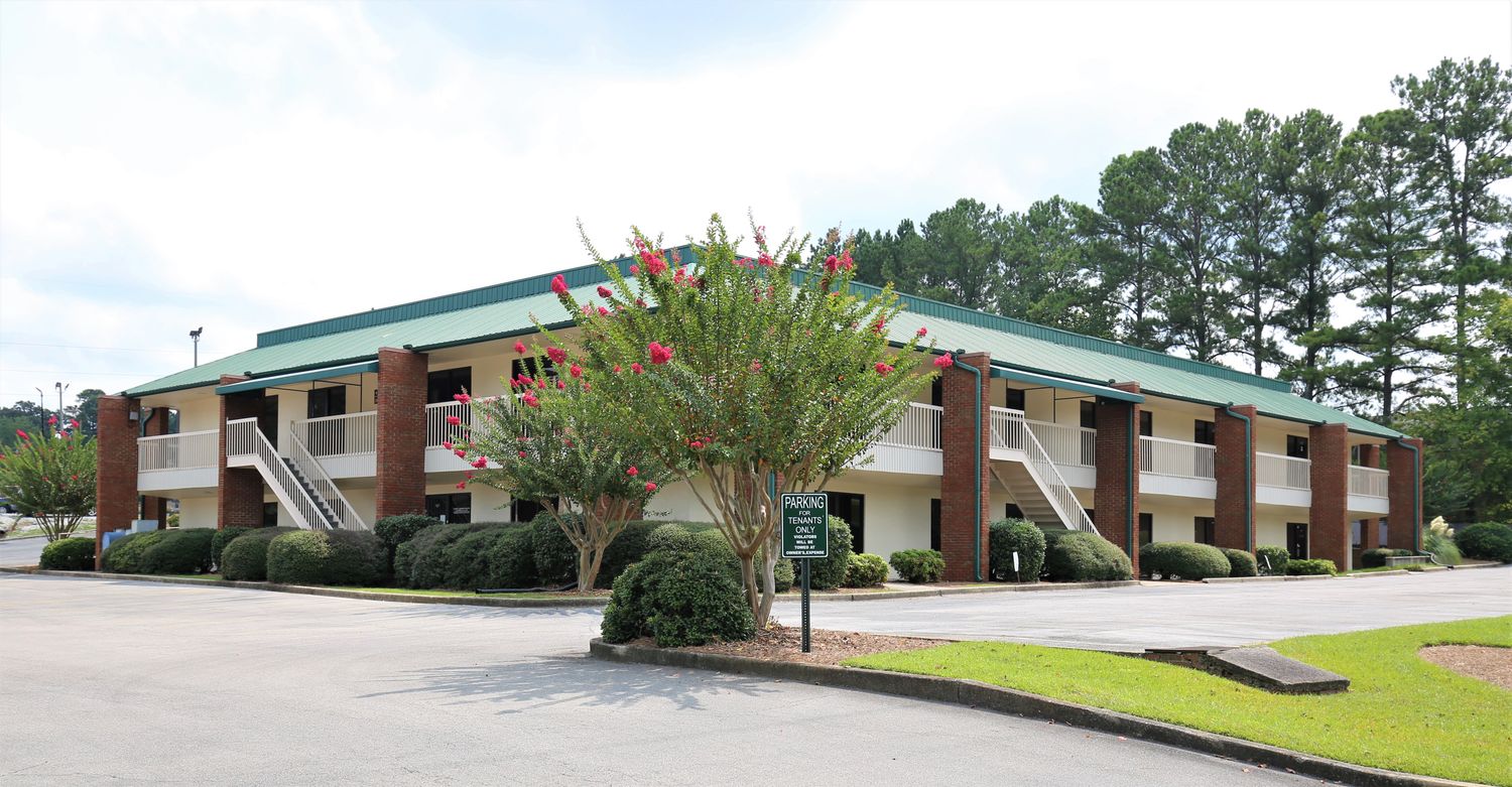 1572 Montgomery Hwy, Hoover, AL 35216